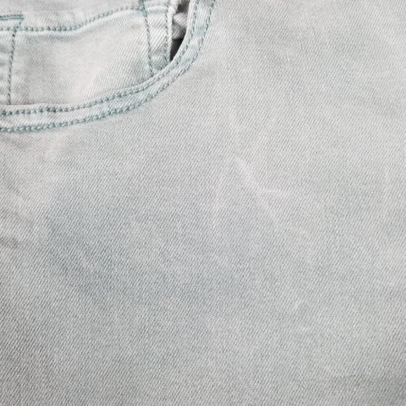 American Eagle| light blue midi shorts size 4 - Picture 4 of 6